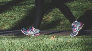 Το λάθος στο περπάτημα που κάνουν όλοι και το μυστικό των 30 λεπτών