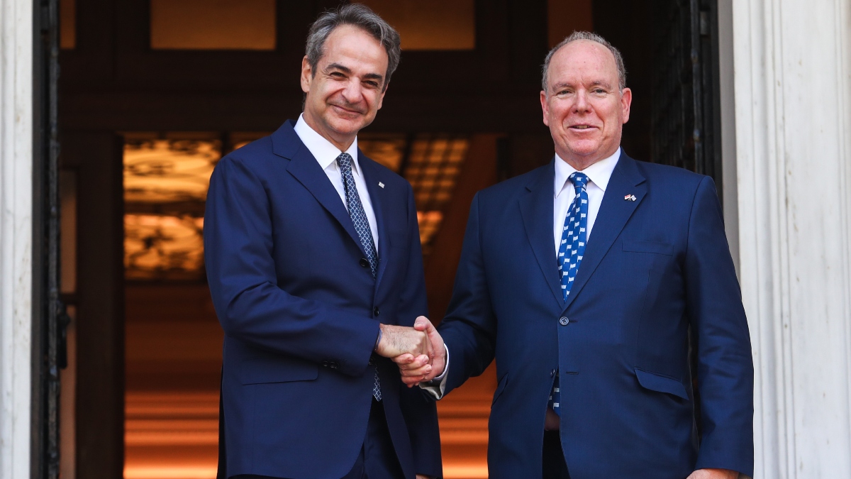 Στο Μαξίμου ο πρίγκιπας Αλβέρτος του Μονακό, συναντήθηκε με Μητσοτάκη – Συζήτησαν για τα θαλάσσια πάρκα σε Αιγαίο, Ιόνιο