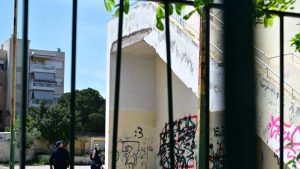 Νέες σοκαριστικές μαρτυρίες για τη 13χρονη στο Χαϊδάρι: “Έπεσε με το κεφάλι” – “Την άκουσα να λέει ότι θα πηδήξει”