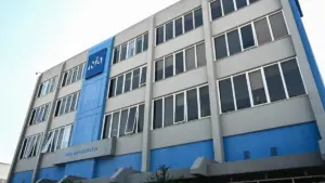 Επίθεση Επίθεση στα γραφεία της Νέας Δημοκρατίας στην Κυψέλη – Έσπασαν τζάμια και πέταξαν μπογιές