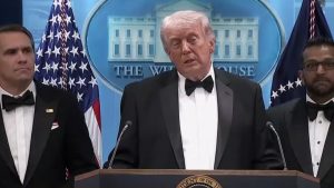 Η νέα επίθεση κατά του Ντόναλντ Τραμπ θα τον ωφελήσει πολιτικά;