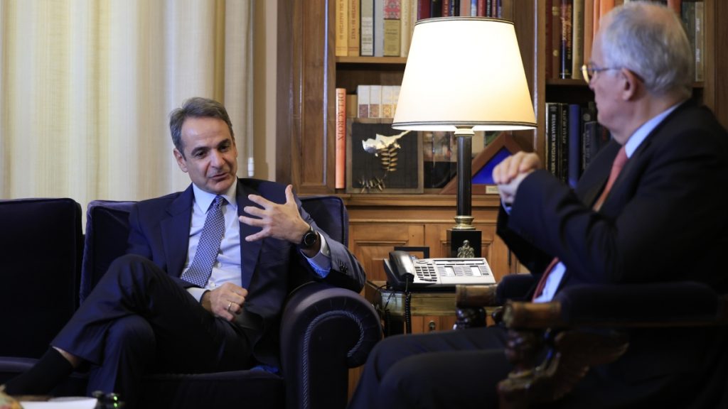 Μητσοτάκης σε Τασούλα: “Κάνουμε το καλύτερο για να στηρίξουμε τα ελληνικά νοικοκυριά”