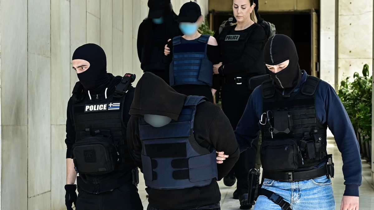 Άγιος Δημήτριος: Αναβλήθηκε για τις 20/5 η δίκη των 3 φίλων του 20χρονου που δολοφόνησε τον 27χρονο