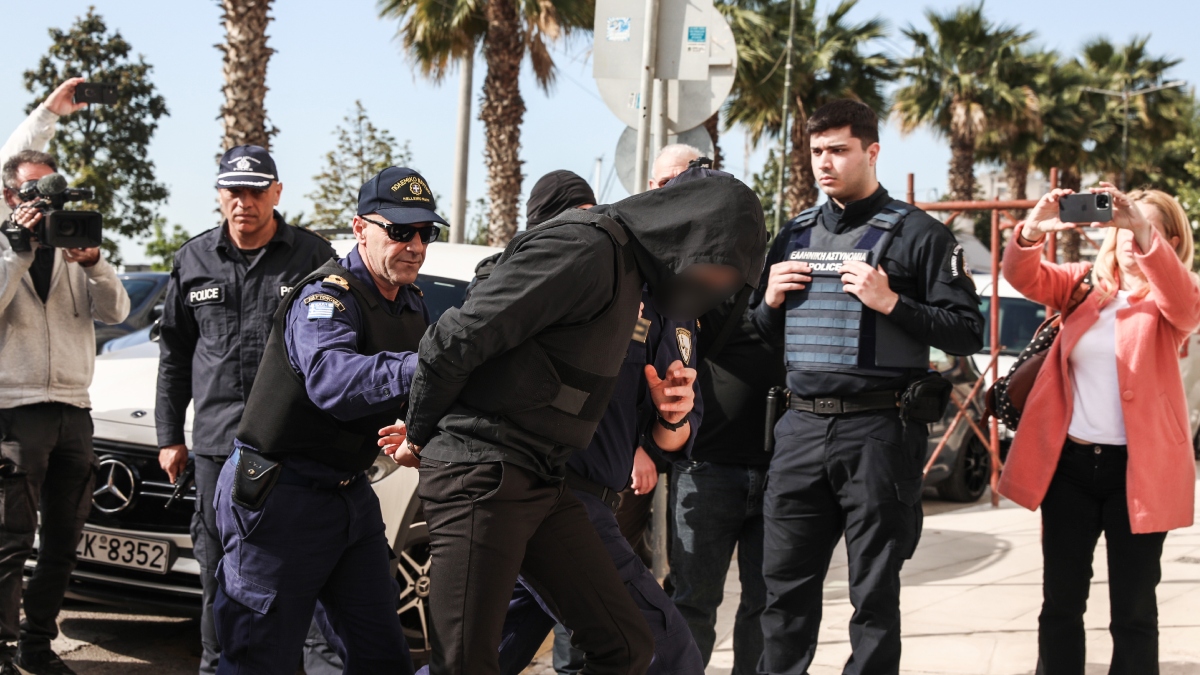 Άγιος Δημήτριος: Στο Ναυτοδικείο υπό δρακόντεια μέτρα ασφαλείας ο δολοφόνος του 27χρονου – Τι θα πει στην απολογία του