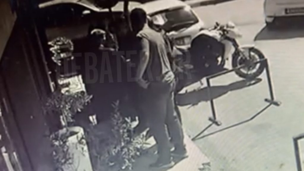 Στον εισαγγελέα σήμερα ο 89χρονος πιστολέρο, βίντεο από τη σύλληψή του – Πώς έφτασε ανενόχλητος από την Αθήνα στην Πάτρα