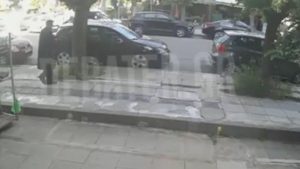 “Ήταν ήρεμος, δεν κατάλαβα ότι είχε 2 όπλα πάνω του” λέει ο οδηγός ταξί που μετέφερε τον 89χρονο πιστολέρο (βίντεο)