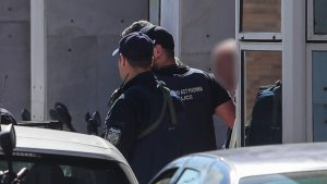 Στον εισαγγελέα ο 89χρονος για τους πυροβολισμούς σε ΕΦΚΑ και Εφετείο – “Δεν ήθελα να σκοτώσω, αλλά να κάνω θόρυβο”