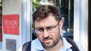 Ζαχαριάδης: “Ο υδροκεφαλισμός στο Μαξίμου απειλεί τη λειτουργία των θεσμών”