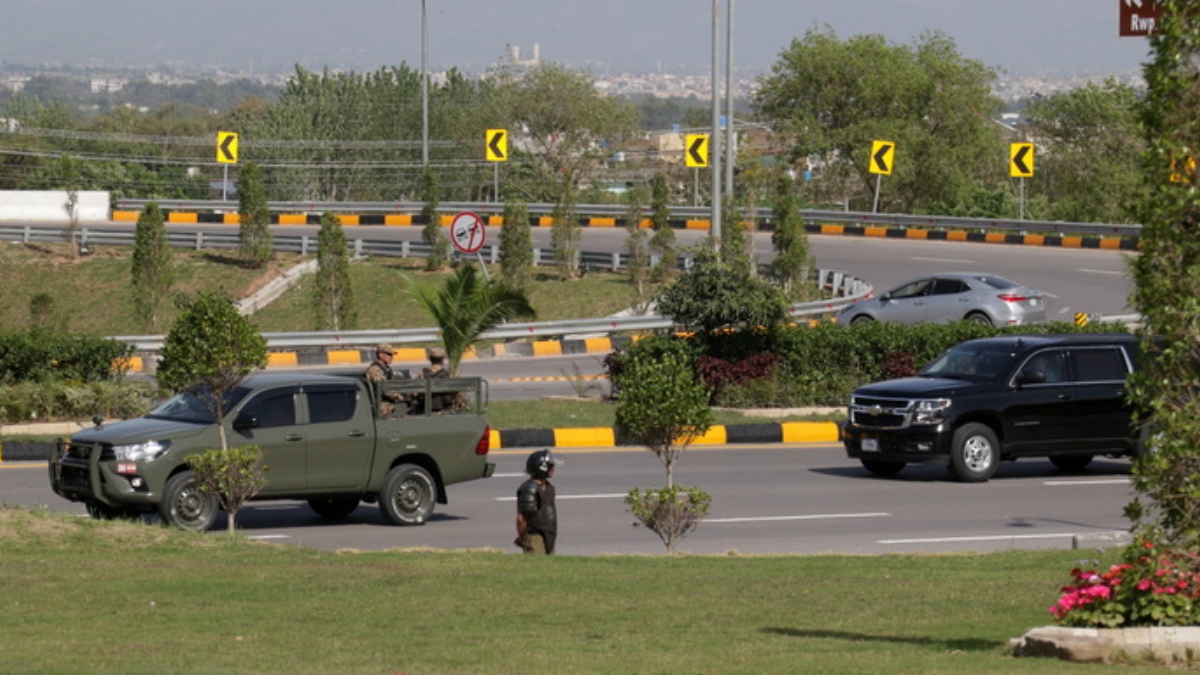 Τα βλέμματα του πλανήτη στις συνομιλίες ΗΠΑ και Ιράν στο Πακιστάν – Οι δυο όροι που θέτει η Τεχεράνη για να κάτσει στο τραπέζι