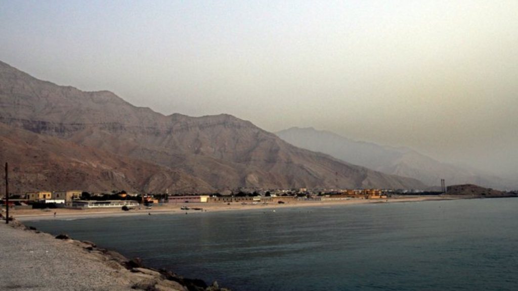 Στενά του Ορμούζ: Τουλάχιστον 2 δεξαμενόπλοια απομακρύνθηκαν μετά την έναρξη του αποκλεισμού από τις ΗΠΑ