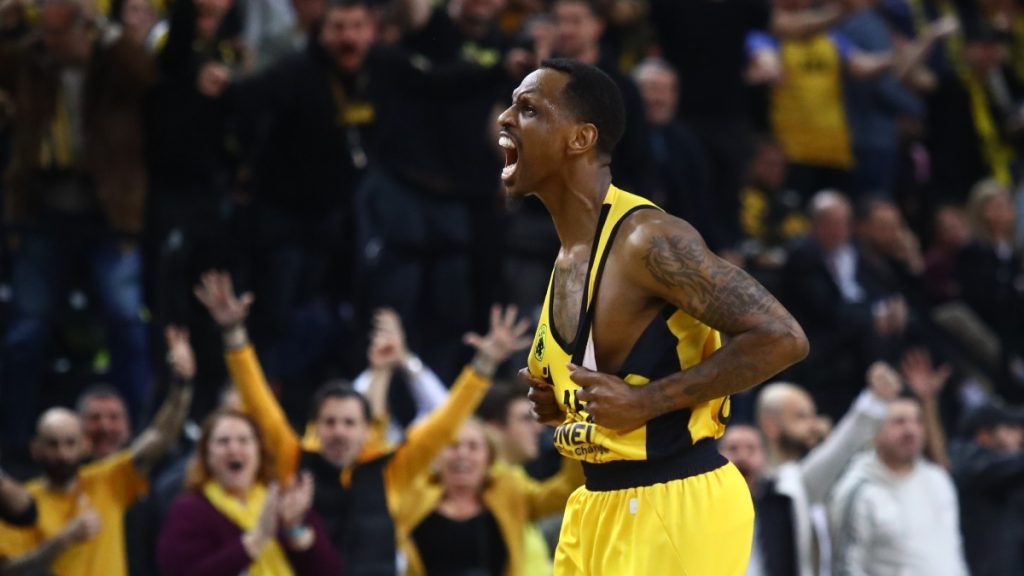 ΑΕΚ – Μπανταλόνα 87-84: «Κιτρινόμαυρο ηφαίστειο» κατάπιε τους Ισπανούς και έκανε το 1-0