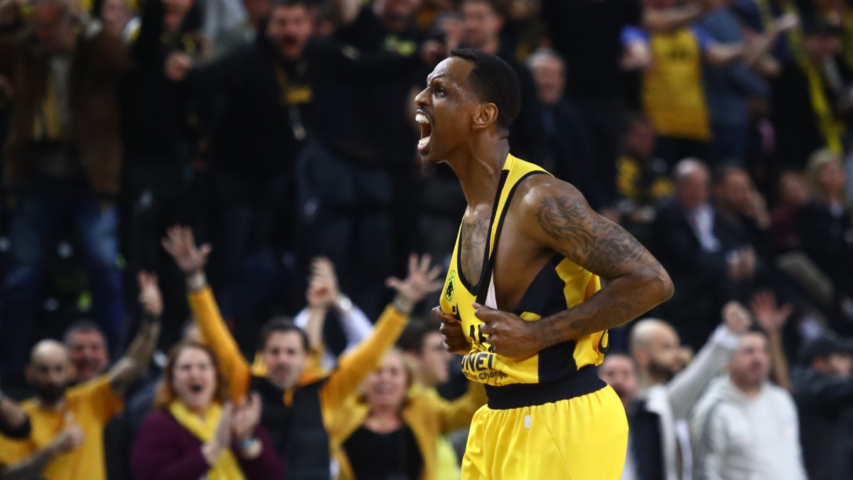 ΑΕΚ – Μπανταλόνα 87-84: «Κιτρινόμαυρο ηφαίστειο» κατάπιε τους Ισπανούς και έκανε το 1-0