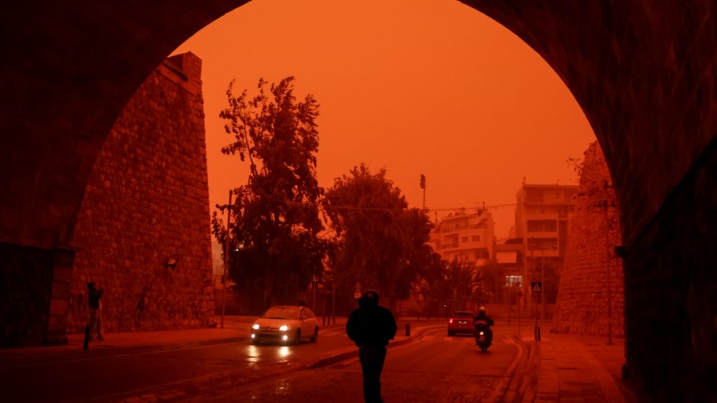 Αφρικανική σκόνη: Το «ταξίδι» της μέσα από εντυπωσιακές δορυφορικές εικόνες (Βίντεο)