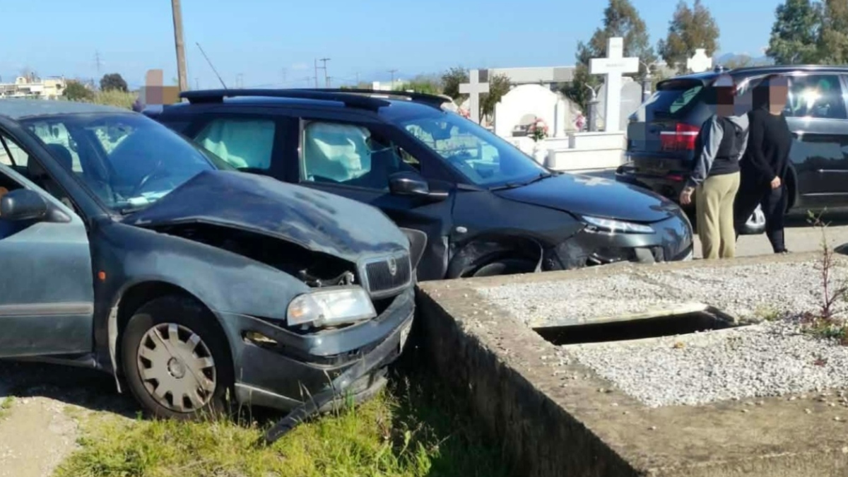 Αγρίνιο: Δύο ΙΧ συγκρούστηκαν εντός νεκροταφείου