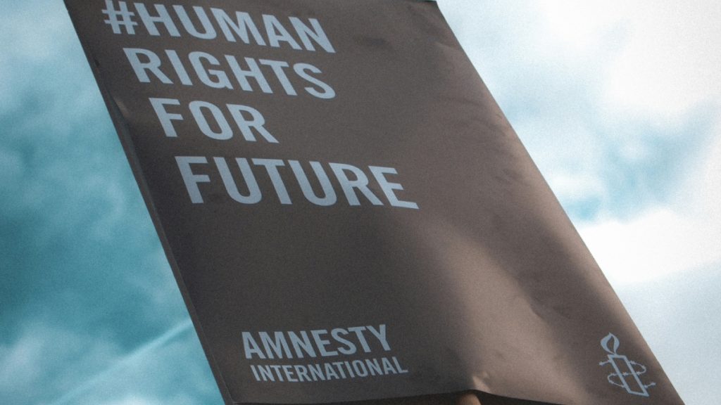 Διεθνής Αμνηστία: Καλεί τις χώρες να αντισταθούν σε ηγέτες-“αρπακτικά” όπως οι Τραμπ, Πούτιν και Νετανιάχου