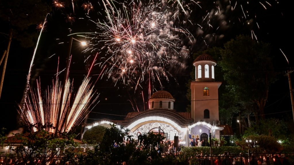 Άστατος ο καιρός το Μεγάλο Σάββατο: Με κρύο, συννεφιά, βροχή και χιόνια στα ορεινά η Ανάσταση – Λιακάδα την Κυριακή του Πάσχα