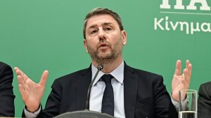 Ανδρουλάκης: “Το Μαξίμου επηρεάζει τη δικαιοσύνη, ελέγχει τη ροή του χρήματος και παραπληροφορεί τον ελληνικό λαό”