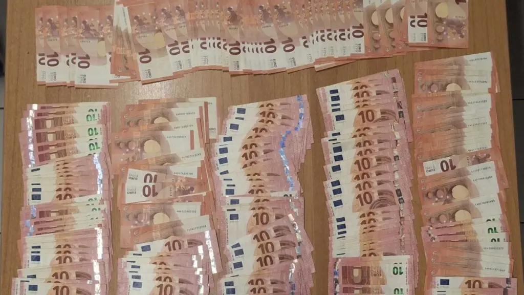 Συνελήφθησαν τρία άτομα για τηλεφωνικές απάτες σε Κατερίνη και Θεσσαλονίκη