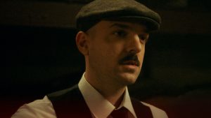 Apon: Κυκλοφόρησε το εντυπωσιακό music video για το τραγούδι του με τίτλο «Ρεμπέτικο» (vid)