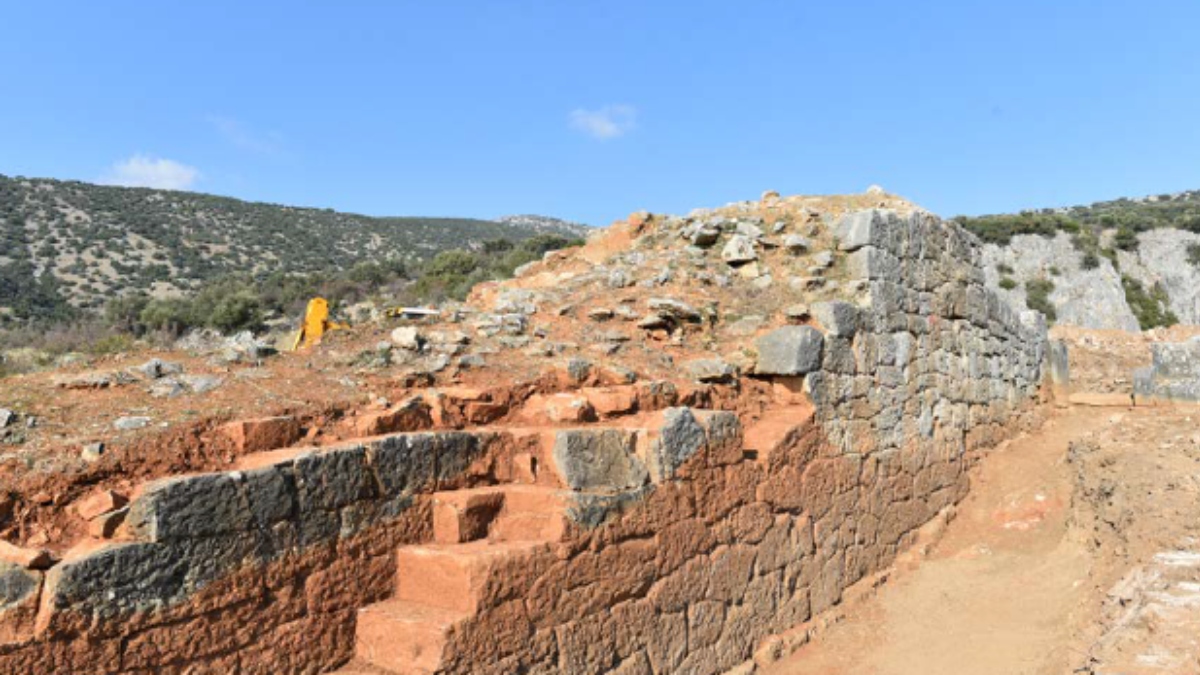 Υπουργείο Πολιτισμού: Ολοκληρώνονται οι αρχαιολογικές εργασίες στην ακρόπολη της Αρχαίας Πέλιννας