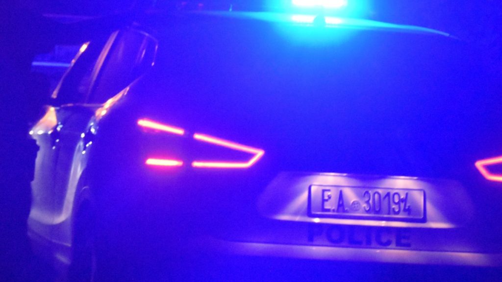 Θήβα: Μπούκαραν σε σπίτι, απείλησαν μητέρα και γιο κι άρπαξαν χρήματα και αντικείμενα αξίας