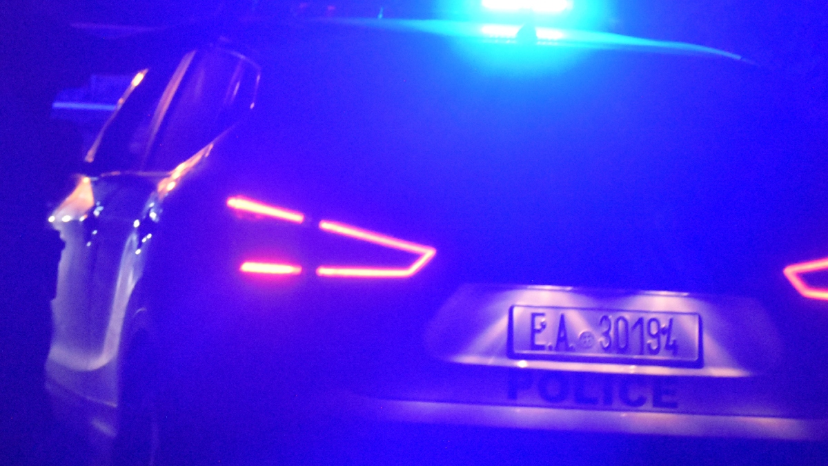 Θήβα: Μπούκαραν σε σπίτι, απείλησαν μητέρα και γιο κι άρπαξαν χρήματα και αντικείμενα αξίας