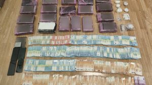 Αττική: Τρεις συλλήψεις για κατοχή και διακίνηση άνω των 27,3 κιλών κοκαΐνης και κάνναβης