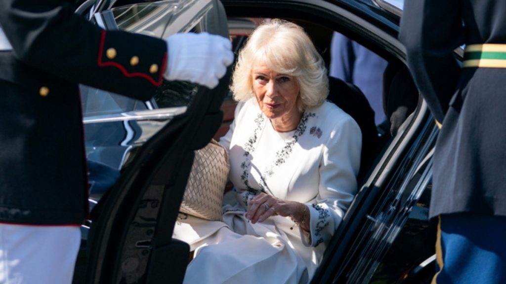 Βασίλισσα Καμίλα: Η ατάκα της που άφησε άφωνη τη Μελάνια Τραμπ – «Θα βραχούν τα οπίσθιά μας» (vid)