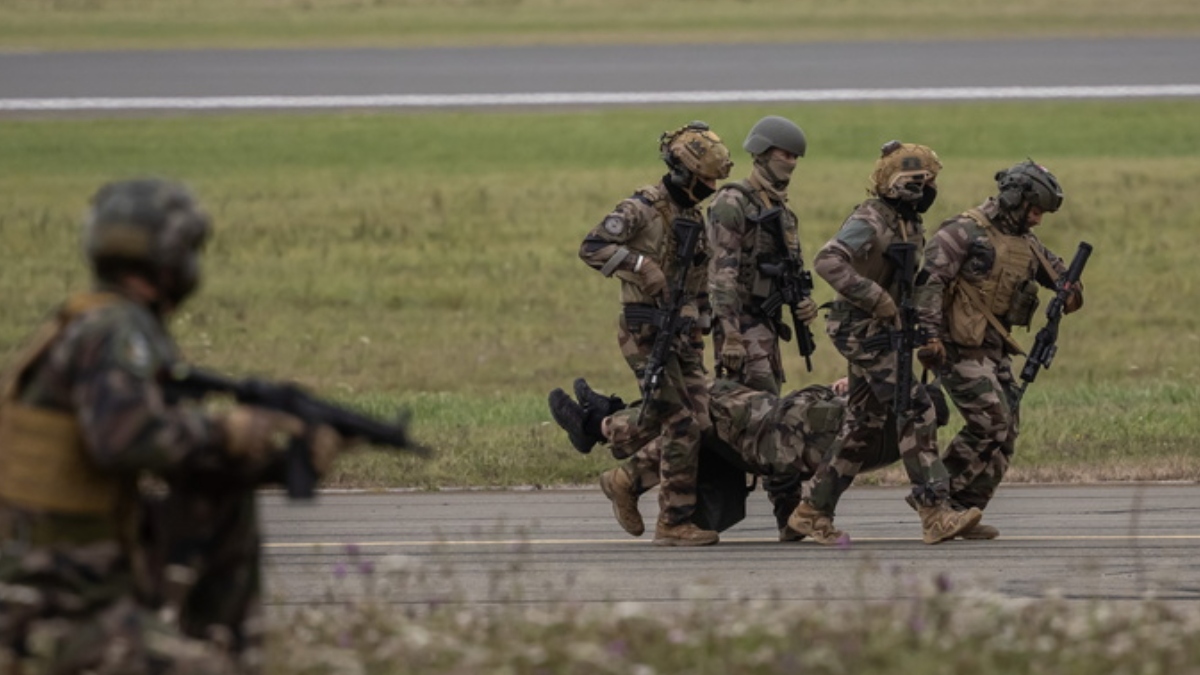 H επικίνδυνη διάσωση του Αμερικανού πιλότου: Πώς παγιδεύτηκαν οι κομάντο όταν έπεσαν τα αερόπλανα τους και η παραπλάνηση της Τεχεράνης