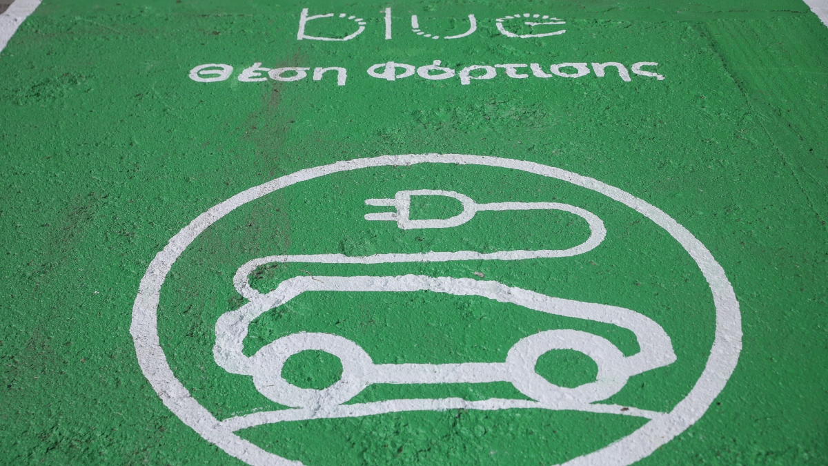 ΔΕΗ blue: 20% επιστροφή, για φόρτιση ηλεκτρικών οχημάτων στις μεσημεριανές «Energy Hours» σε συνεργασία με τη Visa