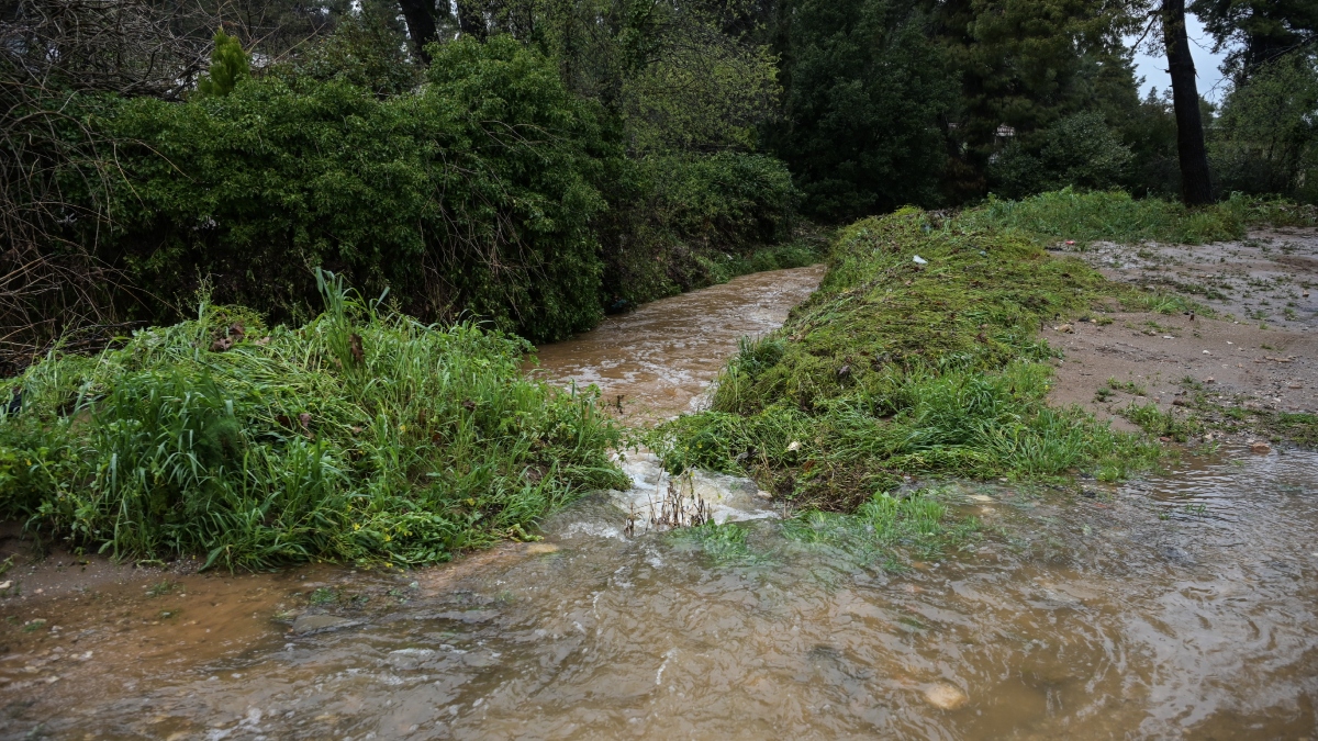 Σοβαρές ζημιές αλλά και απεγκλωβισμοί από οχήματα στον Δήμο Διονύσου