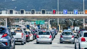 Επιστρέφει το δεύτερο κύμα των Αθηναίων από την έξοδο του Πάσχα – Αυξημένη κίνηση στην Αθηνών – Κορίνθου