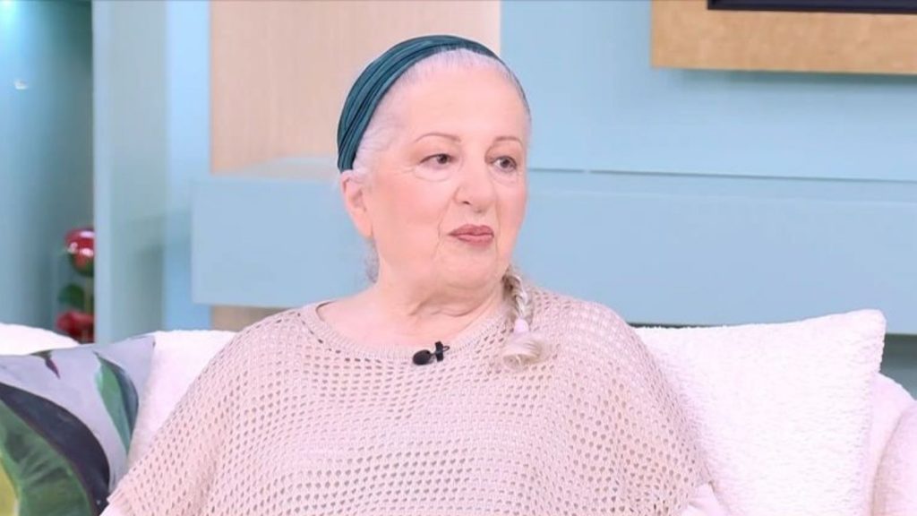 Ελένη Γερασιμίδου: «Παίρνω σύνταξη 1.000 ευρώ και με πετάνε έξω οι πλατφόρμες γιατί με θεωρούν πλούσια»