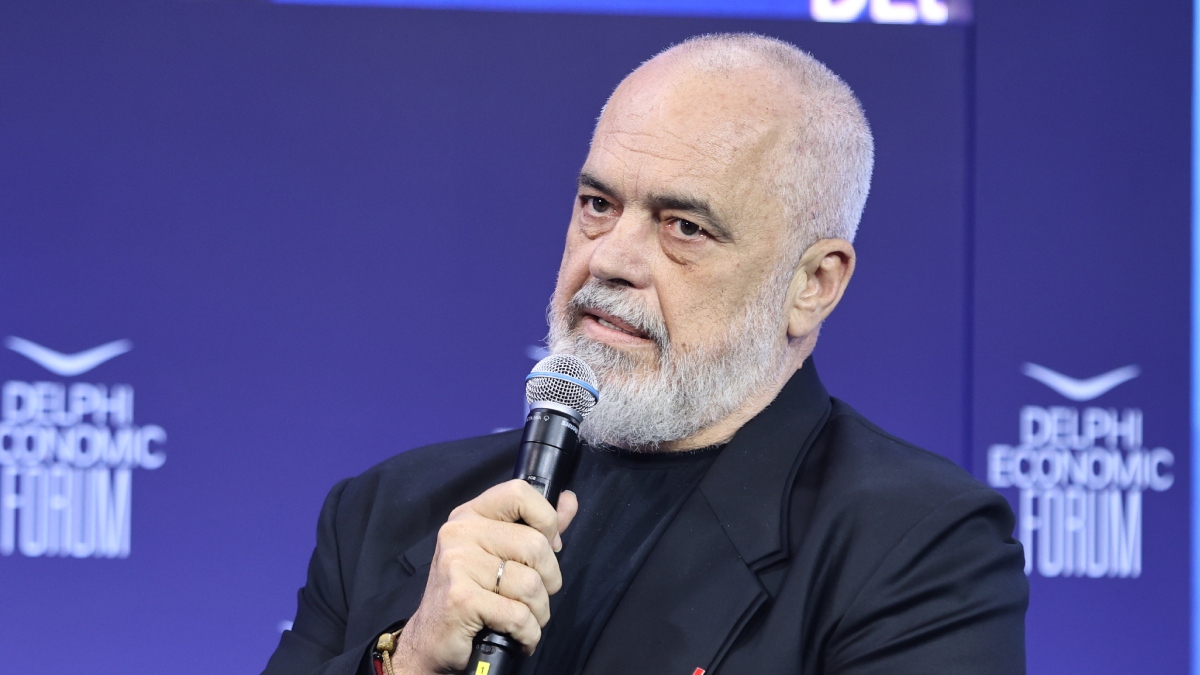 Έντι Ράμα: «Έκανα χιούμορ για τον Πλάτωνα – Παίρνετε τους εαυτούς σας πολύ στα σοβαρά»