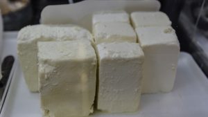 ΕΦΕΤ: Διευκρινίσεις για τον εντοπισμό Listeria monocytogenes σε φέτα