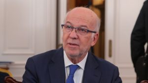 Φλωρίδης: “Σχηματίζεται δικογραφία για κακούργημα της Κωνσταντοπούλου για τα βίντεο από τη δίκη για τα Τέμπη”