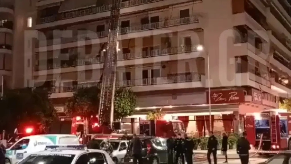 Τραγωδία στη Νέα Σμύρνη: Νεκρή μία γυναίκα μετά από φωτιά σε διαμέρισμα πέμπτου ορόφου – Δείτε Βίντεο