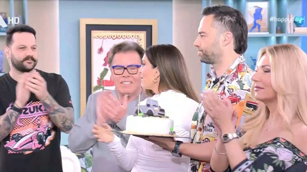 Γενέθλια στο πλατό για τον Κώστα Φραγκολιά – Η έκπληξη που του έκαναν οι συνεργάτες του (vid)