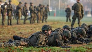 Γερμανία: Οι άνδρες 17 – 45 ετών θα χρειάζονται στρατιωτική άδεια από τις ένοπλες δυνάμεις για μεγάλα ταξίδια στο εξωτερικό