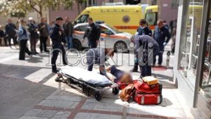 Ηράκλειο: Τουρίστρια έπεσε σε λακκούβα πεζόδρομου και τραυματίστηκε σοβαρά