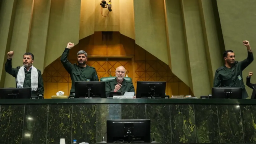Γκαλιμπάφ: “Αφόρητη η κατάσταση για τις ΗΠΑ στα Στενά του Ορμούζ – Δεν έχουμε καν αρχίσει”
