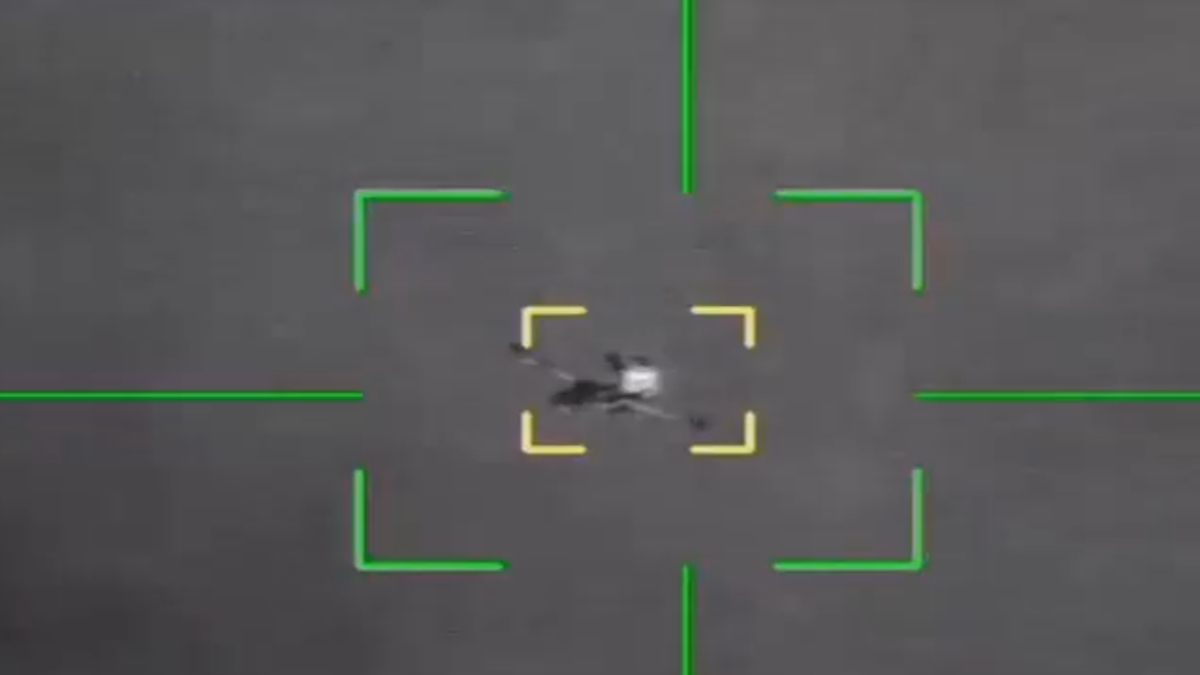 Συνεχίζονται οι έρευνες για τον εντοπισμό του αγνοούμενου πιλότου από το μοιραίο F-15 – Το στοίχημα του Τραμπ και η επιχείρηση των Κομάντος