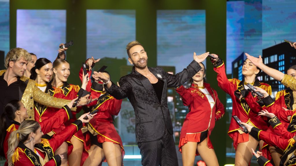 J2US: Επιστρέφει δυναμικά αύριο στις 20:50 με το 8ο live – Tα τραγούδια, ο guest κριτής & οι εκπλήξεις