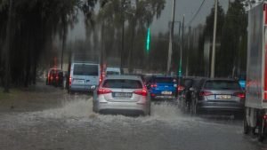 Καιρός: Ισχυρές βροχές και χαλάζι αύριο – Άνεμοι έως 8 μποφόρ