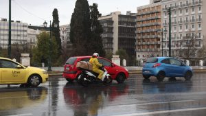 Καιρός: Υψηλές θερμοκρασίες με καταιγίδες από το απόγευμα – Φθινοπωρινό το σκηνικό από την Τετάρτη