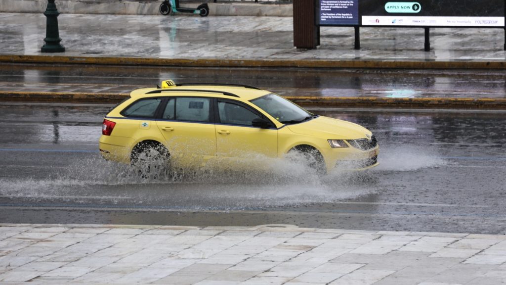 Κακοκαιρία Erminio: Ήχησε το 112 στην Αττική – “Περιορίστε τις μετακινήσεις μέχρι τα μεσάνυχτα”