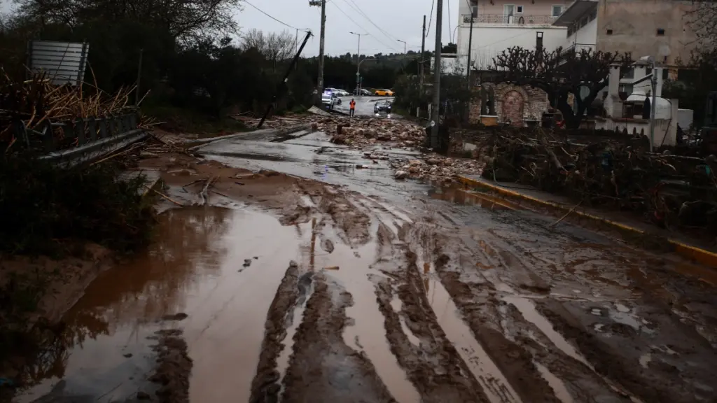 Κακοκαιρία Erminio: Στις 1104 οι κλήσεις στην Πυροσβεστική για παροχές βοήθειας