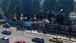 Καλαμάκι: Τραμ συγκρούστηκε με φορτηγάκι (εικόνες)