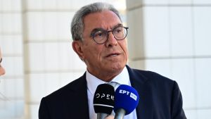 Βασίλης Καπερνάρος: Οι “Πυρήνες Άμεσης Δράσης” ανέλαβαν την ευθύνη για την εμπρηστική επίθεση στο δικηγορικό γραφείο του