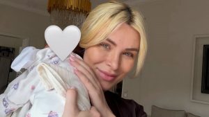 Κατερίνα Καινούργιου: Το συμβολικό δώρο στην κόρη της από τον αδελφό του Παναγιώτη Κουτσουμπή (pic)